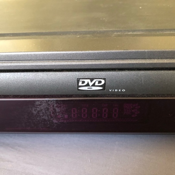 Magnavox DVD/CD Player Model DVD611AT Black Tested No Remote or Cables - Picture 4 of 7